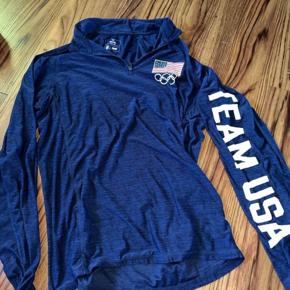 Team USA blue quarter zip with thumb holes size L Logo down left arm